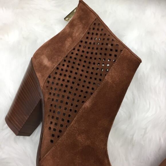 Diane Von Furstenburg 8.5 Womens NWOB Brown Suede Auletta Perforated Booties - Picture 3 of 7